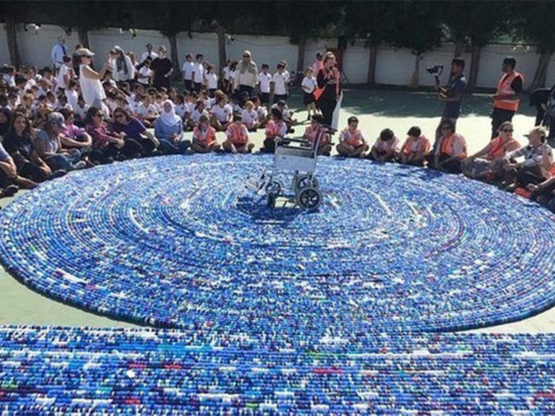 مدرسة في جدة تدخل موسوعة غينيس بأغطية عبوات بلاستيكية